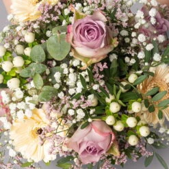 Blumenstrauß 'Venedig' Inkl. Gratis Grußkarte 9 Blumenstrauß 'Venedig' Inkl. Gratis Grußkarte -Compo Geschaft 1110600096 strauss venedig setting 1 121233